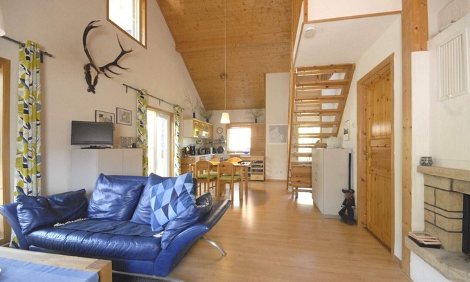 Klausdorf House | Tranquil Oceanfront Retreat with Breakfast & Family Amenities