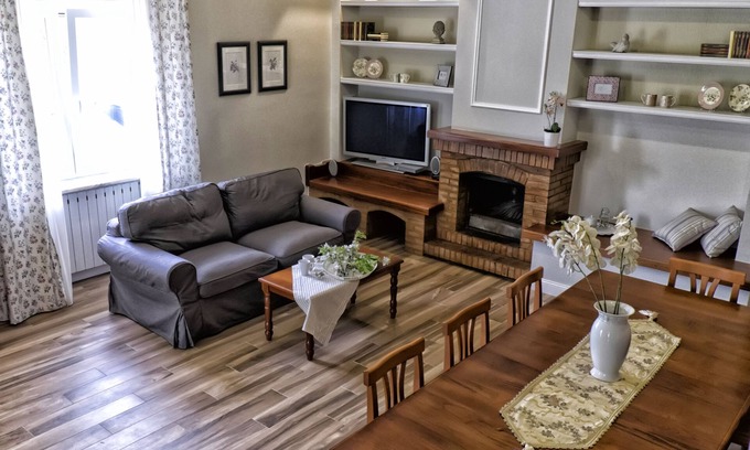 Sant'Agata de'Goti House | Unwind in the Cozy Cottage of Charme with Ocean Views