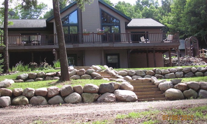 Minocqua Condo | Tranquil Retreat in the Northwoods with Lake Views
