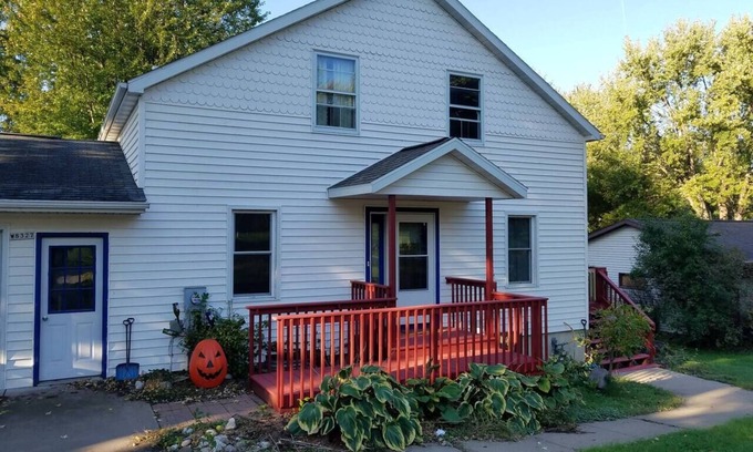 Brice Prairie House | Serene River Retreat with Spa and Lake Views