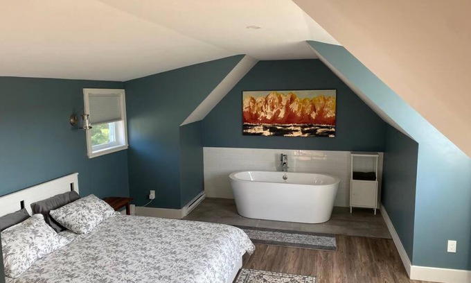 Stanstead Township Apartment | Serene Condo Zen with Kitchen, Perfect for Family Getaways