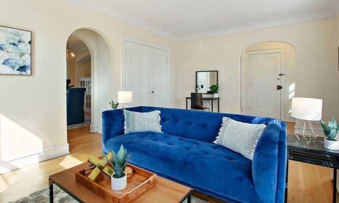 Skokie Apartment | Cozy 1BR Apartment in Vibrant Downtown Skokie
