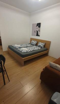 Simmering Apartment | Comfortable 2-Bed Apartment Ideal for Family Stays