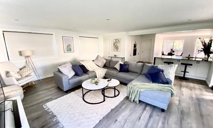 Katoomba House | Tranquil 3-Bedroom Home with Pet-Friendly Amenities