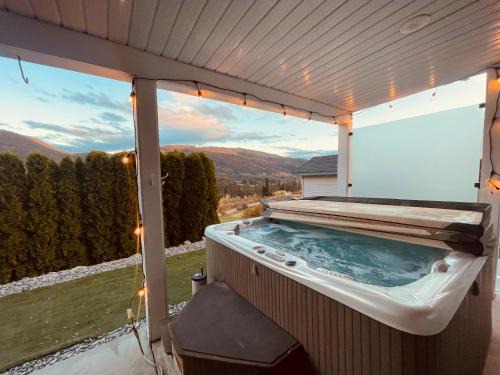 Foothills Apartment | Inviting 3 Bedroom Suite near Silver Star Resort