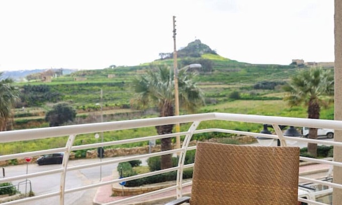Marsalforn Apartment | Relaxing 3BR Home with Beautiful Views, Gozo