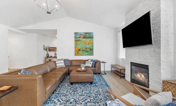 Post Falls House | Seaside Retreat with Breakfast & Prime Location