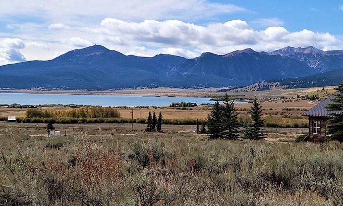 Island Park House | Unwind in a 5-Star Yellowstone Getaway with Breathtaking Views