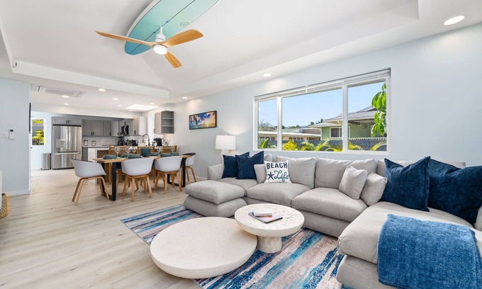 Kalama Tract Villa | Relaxing 5bd/3ba Kailua Home Just Steps from Kailua Beach with Wifi and A/C