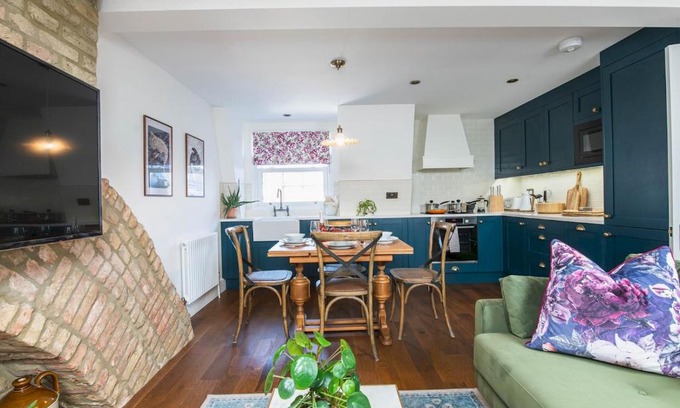 Munster Apartment | Stylish Flat in Fulham - Steps from the River Thames