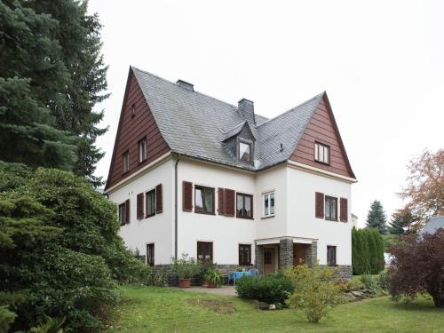 Pockau-Lengefeld Apartment | Relaxing Base in Pockau, cleaning included