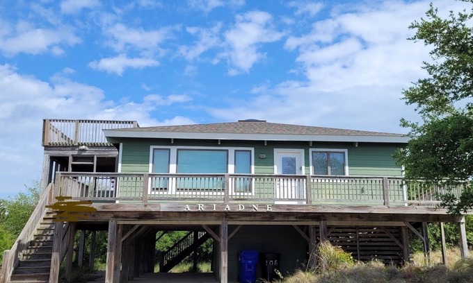 Carolina Dunes House | Beach House Retreat with Panoramic Views and Modern Amenities