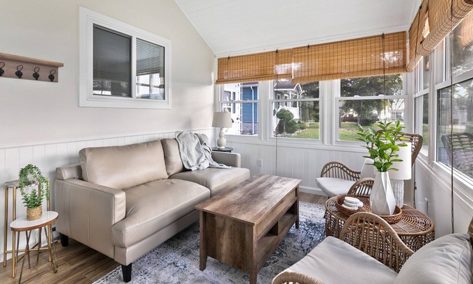 Town of Essex Cottage | Idyllic Cottage Retreat Close to EPIC Wineries