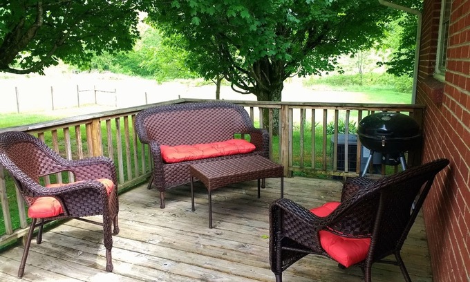 Abingdon House | Convenient Getaway Near Creeper Trail & South Holston Lake