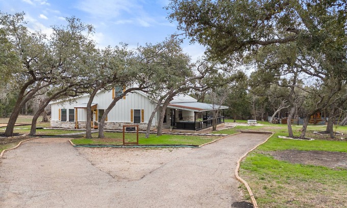 Wimberley House | Family-Friendly Farmhouse Near Wimberley Square Awaits!