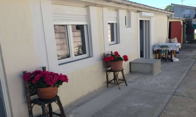 Dax House | Relaxing Garden Retreat in Dax