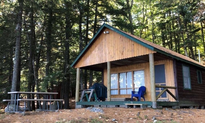Sebago Cottage | Cozy Pet-Friendly Cottage on Peabody Pond with Lake View