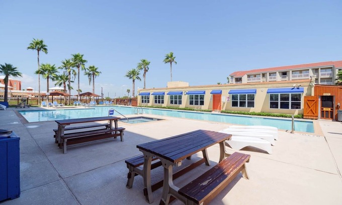 South Padre Island Condo | Guest Rated: Beachside 2 Bedroom Condo with Ocean View