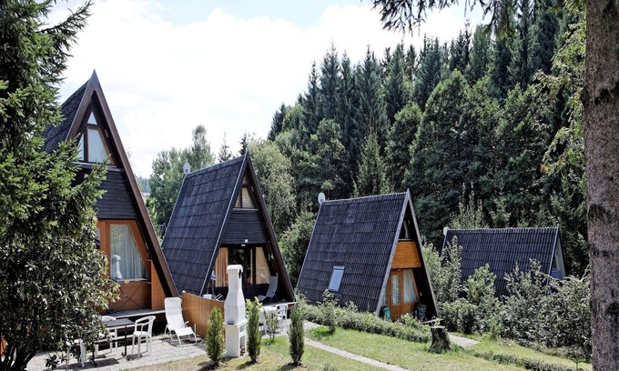 Waldkirchen House | Idyllic Chalet with Terrace by a Swimming Lake, 10/10 Rating