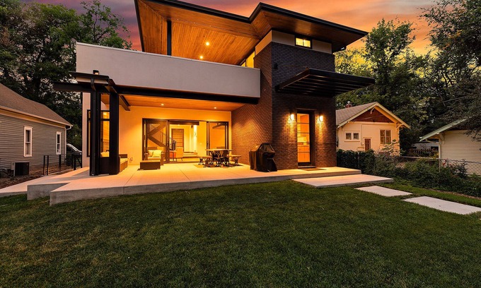 Old Town West House | Relaxing Oasis with Private Rooftop & Spa Amenities