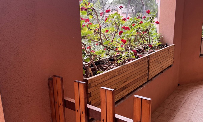 Sorso Apartment | Tranquil Getaway: Pine Forest Retreat by the Sea