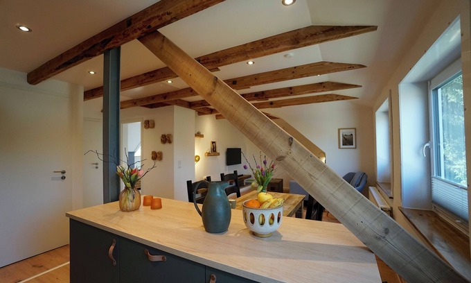 Juebek Apartment | Relaxing in the Raabennest: Young living in the old village in Jübek