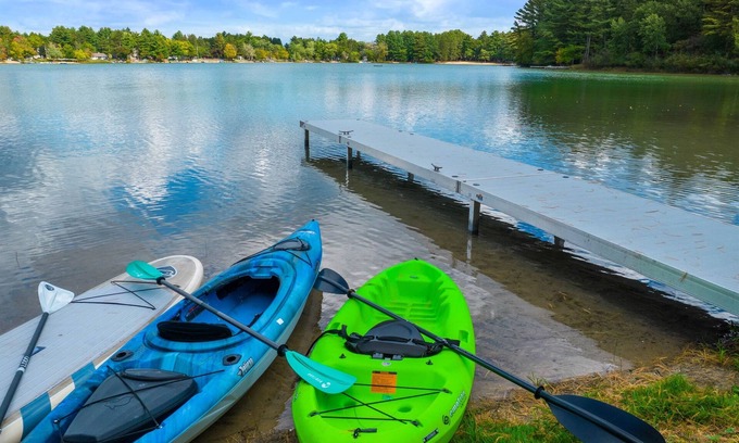 Wild Rose Cottage | Relax at the Urban Break Lakeside Retreat - Guest Rated 10/10
