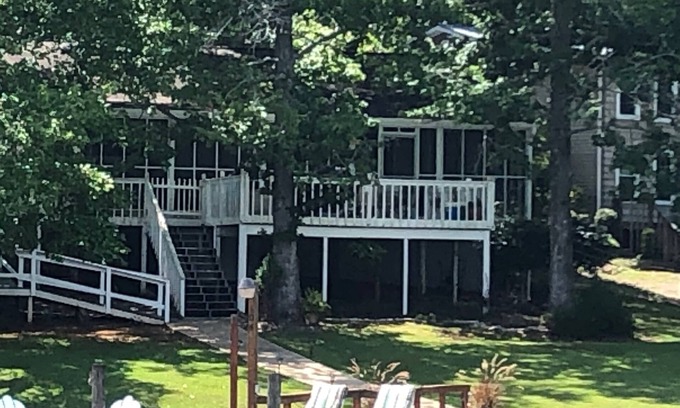 Jacksons' Gap House | Idyllic Lakefront Cabin on Lake Martin with Pool & Views