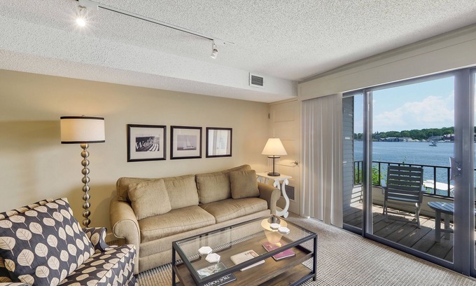 Charlevoix Condo | Explore Edgewater Condo #229: Family-Friendly Retreat in Charlevoix