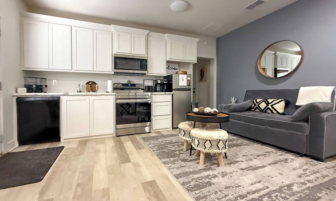 Lubbock Apartment | Inviting Lubbock Studio with Kitchen Near Texas Tech