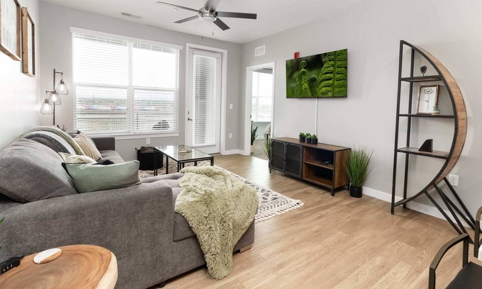 Draper Apartment | Relaxing Stay with King Beds, Pool & Fitness Center
