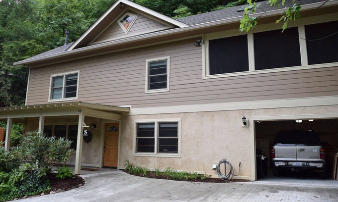 Black Mountain House | Inviting Montreat Home: Pool, Breakfast & Family-Friendly Fun