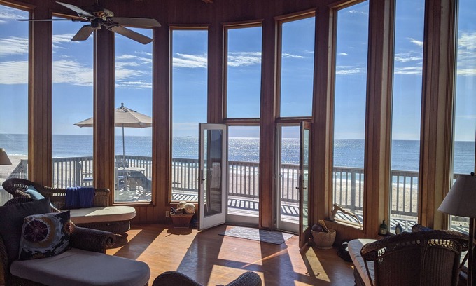 Davis Park House | Idyllic Oceanfront Retreat with Private Beach Access & Hot Tub