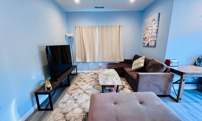 South San Francisco House | Relaxing Pet Friendly 3BR Near Biotech, City