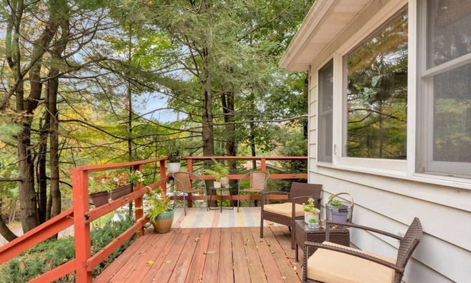Greentown Cabin | Tranquil Pocono Escape with Lake Access and Kayaks