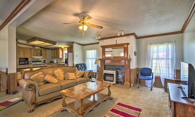 McCondy House | Cozy Prairie Home Retreat, Just 29 Mi to Starkville!