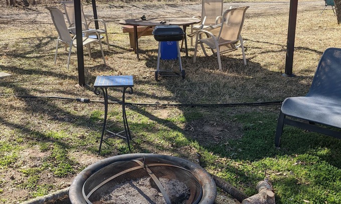 Travis County House | Tranquil Glamping Retreat Near Town with Spa & Breakfast
