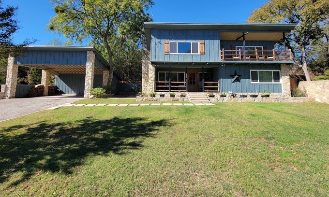 Lake Whitney House | Relaxing retreat lake access within 5 min- pet & family friendly w/ fire pit!