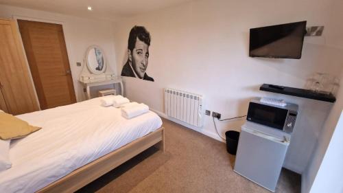 Morcott Apartment | Cozy Room with Ensuite at Rutland Point - Pet Friendly