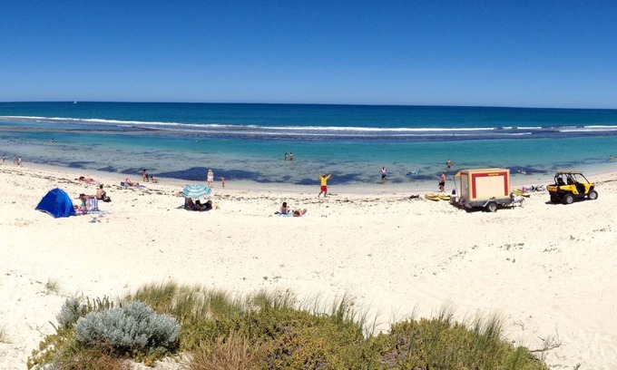 Yanchep House | Idyllic Oceanfront Retreat - Family & Pet Friendly Stays
