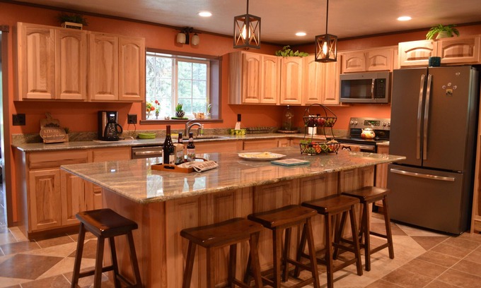 Darby Cabin | Cozy Cabin Getaway with Hot Tub & High-Speed Internet