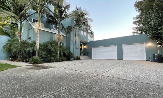 Stockton House | Tranquil Riverfront Retreat with Private Dock & Pool Amenities