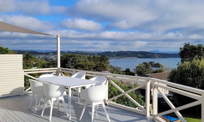 Snells Beach House | Idyllic Retreat with Ocean View and Family-Friendly Amenities