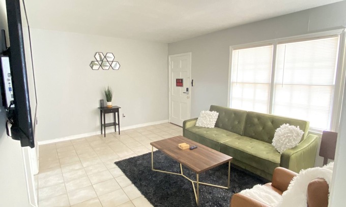 Albany Apartment | Cozy Suite B - Steps from Phoebe with Family-Friendly Amenities