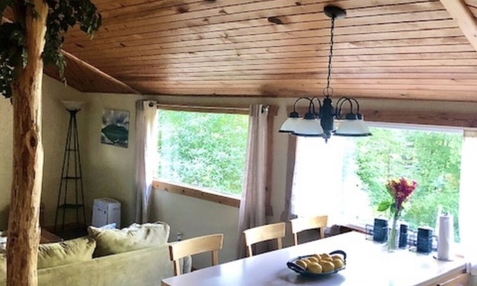 Campbellsport House | Serene Tree House Retreat by the Lake - 10/10 Guest Rated
