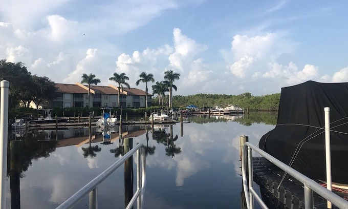 Naples Condo | Ideal Naples Retreat with Pool and Ocean Views