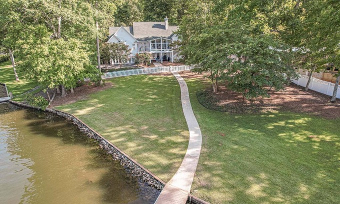 Lake Oconee House | Idyllic Waterfront Retreat with Dock & Pool, Rated 10/10