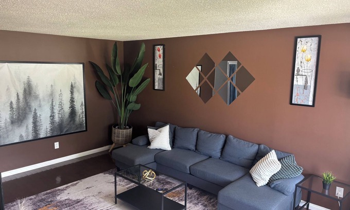 Winnipeg House | RelaxInn Home