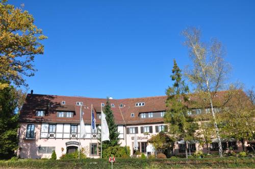 Busnau Hotel | Relax at relexa Waldhotel Schatten Stuttgart - Pet Friendly Spa