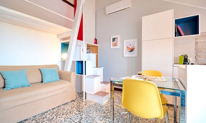 Washington Apartment | Panoramic Loft at RELSTAY | Washington Street, Family-Friendly